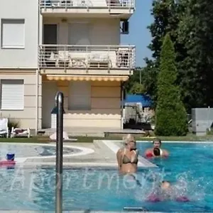 rezervați aici