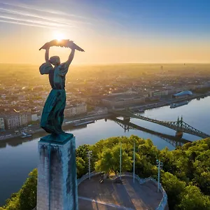 Hotel Kristal Gellert Hill, Budapesta